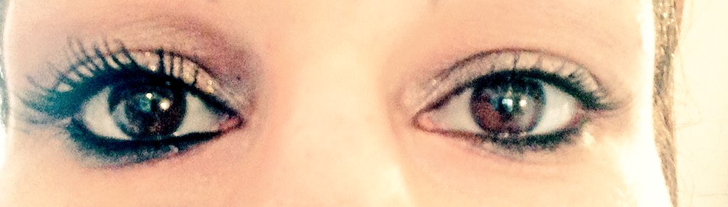 laety25's tweet photo. Testé pour vous , à gauche le mascara 3D fiber 😍😍 https://t.co/tGlvfJcQfK