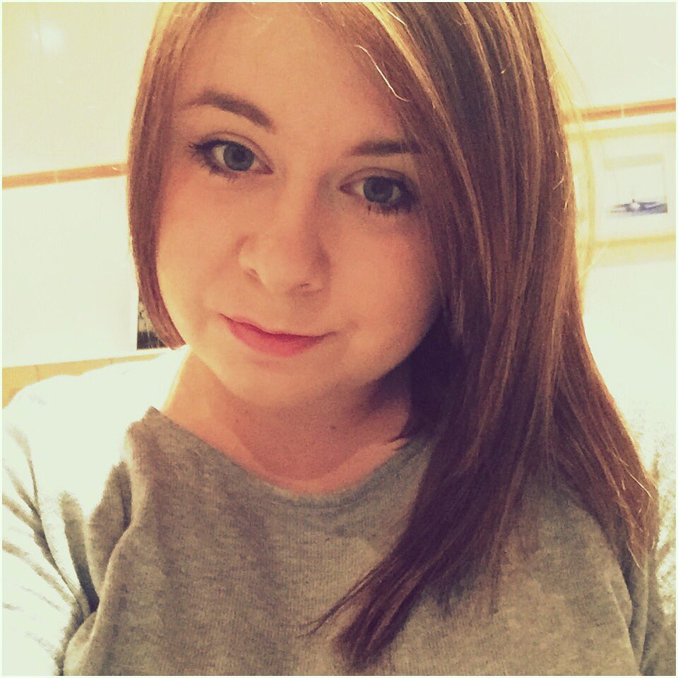 _annex3_'s tweet photo. #haareheller 💇🏼💆🏼 https://t.co/xQqZEAtpvo