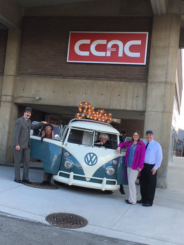 MagicPhotoBus67's tweet photo. Thanks for hanging out with us today! #CCAC50kickoff #1967VW #MagicPhotoBus @CCAC https://t.co/J0eZZsPSY4