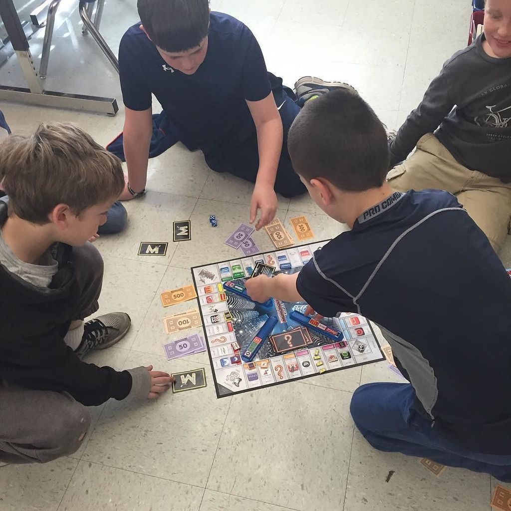 HVEHuskies's tweet photo. Unstructured play time in Mrs. Fisher's 3rd grade #hvehuskies #GPD2016 https://t.co/q8WuHTvP9j https://t.co/aVBBf2o1Ea