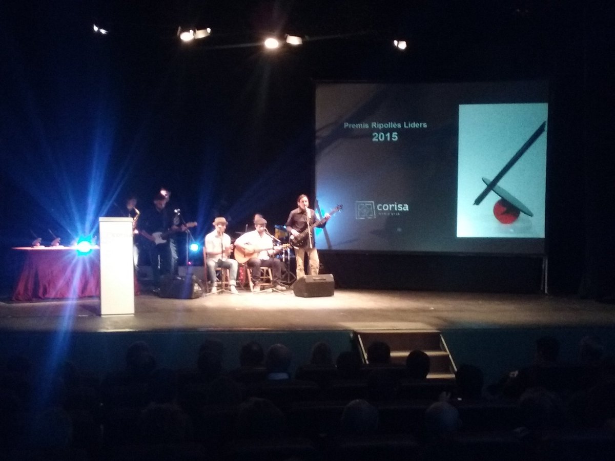 CorisaMediaGrup's tweet photo. Arribem a la meitat de la gala #RipollèsLíders15 amb l'actuació @Depardoscats #TVRipollès https://t.co/VE2MGPfB2m