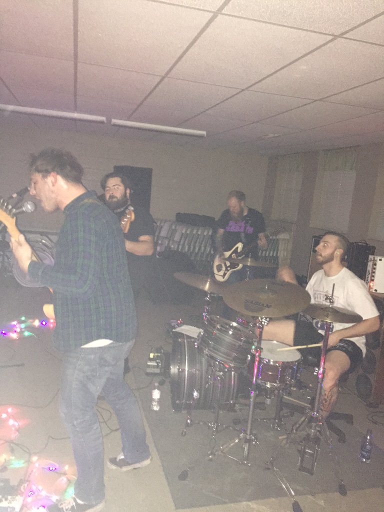 <a href="/lostswimmerband/">Lost Swimmer</a> over here busting eardrums