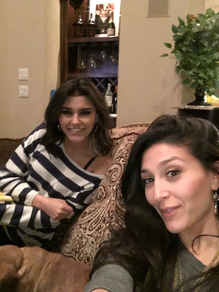 ilsa_levine's tweet photo. Sisters watching boot camp ! #MarriageBootCamp #TrainingHerYoung @OBusse https://t.co/P1VKH520gs