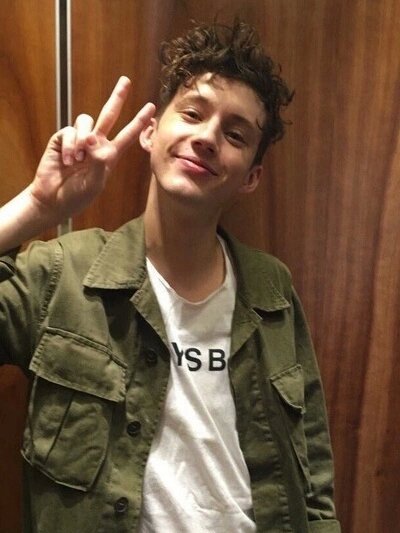 This account is getting a revamp! Rt this please and help me find some new friends?