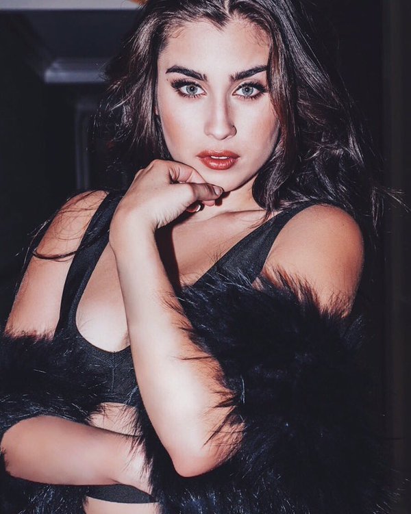 Show me how to fight for now.-Lauren 💟