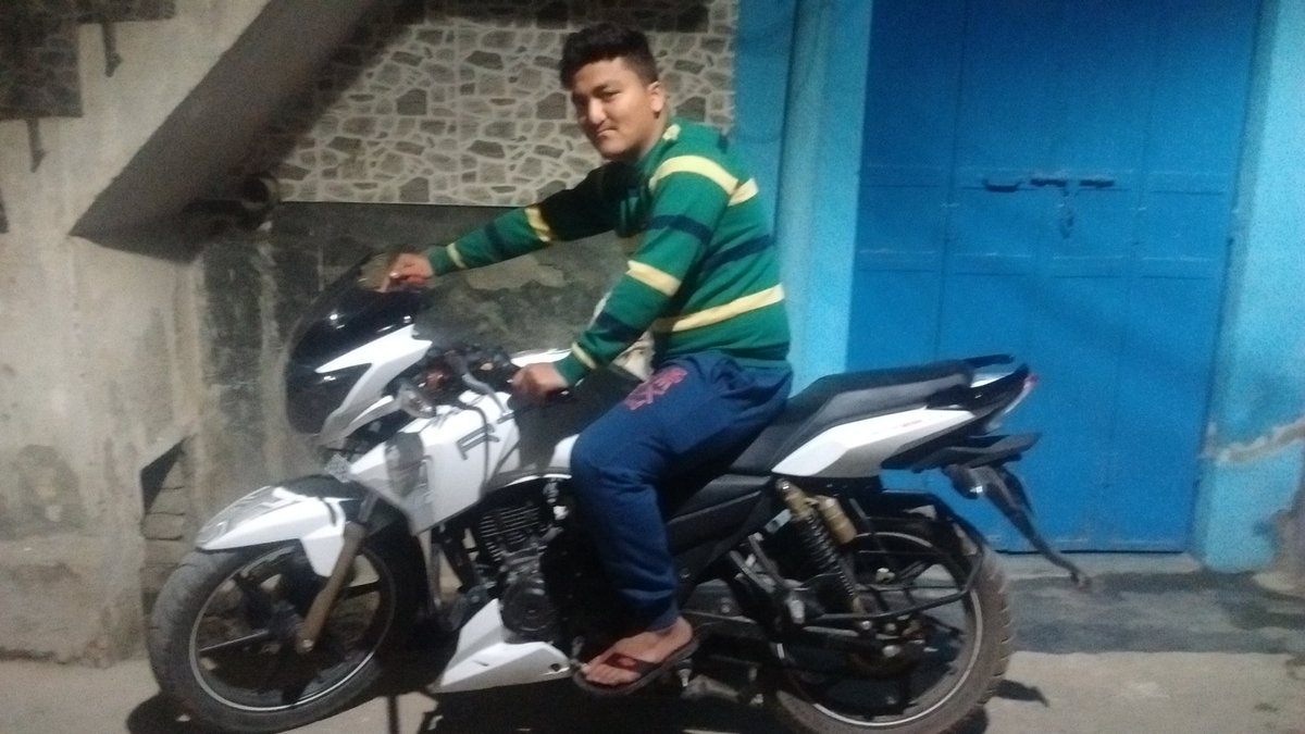 AmyRockerzz's tweet image. #Apache180 #rtr