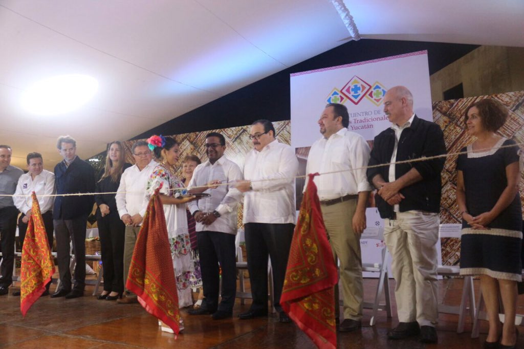 jc_ramirezmarin's tweet photo. En la inauguración del 1er. Encuentro de Cocineras Tradicionales de Yucatán. ¡No se lo pueden perder! https://t.co/abAaQ4IQxj