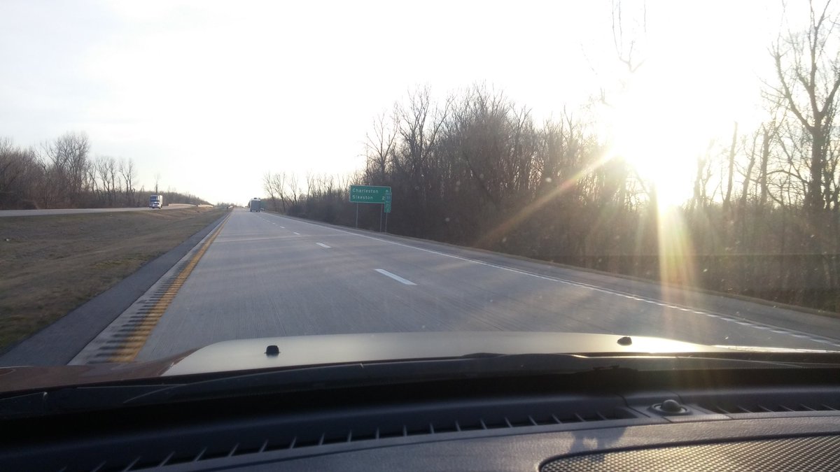 urti_mzc's tweet photo. #RegisteredPersonal yesterday & #ChasingDepth Today. Just rolled into Missouri on our way to TN. #EmeraldHelzerTeam https://t.co/yAgCREydju