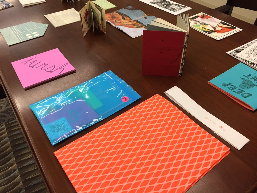 prasertwaitl's tweet photo. A quiet Friday evening with #zines, #bookart, and middle school kids! https://t.co/bjm3nDy951