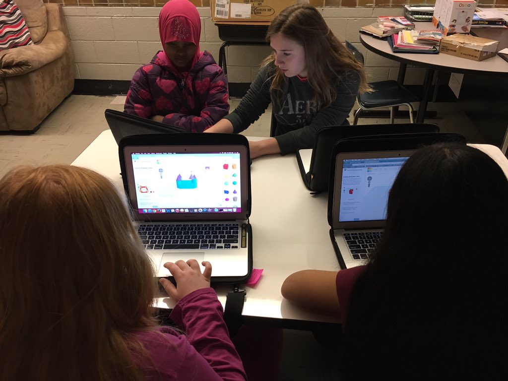 📱Lindsay Salinas 💻 tweet media