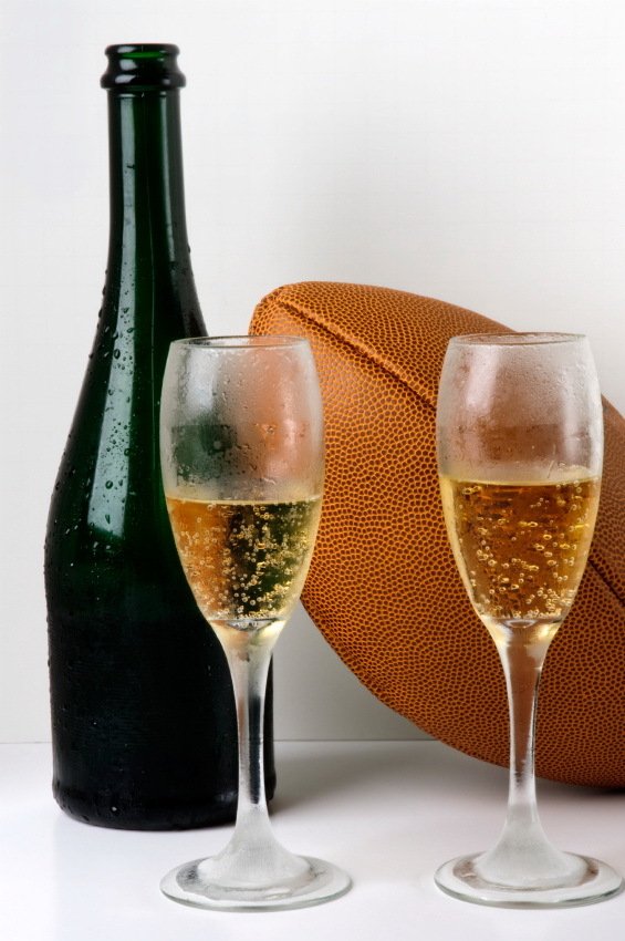 NatalieMacLean's tweet photo. The Ultimate Superbowl Wine & Snack Pairings
https://t.co/WSlS5BiquZ #wine https://t.co/dv6SZtlbrL