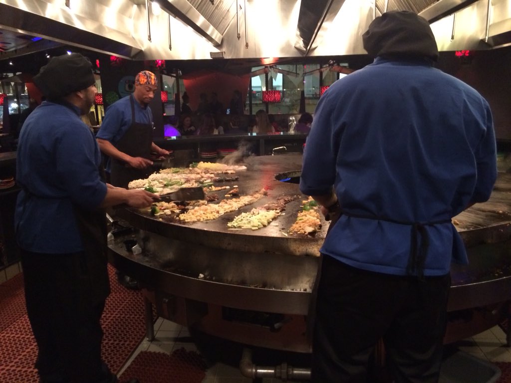 derekPjohnson62's tweet photo. @tustinmun grinding on some serious Mongolian BBQ at @FiREiCEBoston b4 #bosmun opening ceremonies tonight https://t.co/Iq3XunPMGc