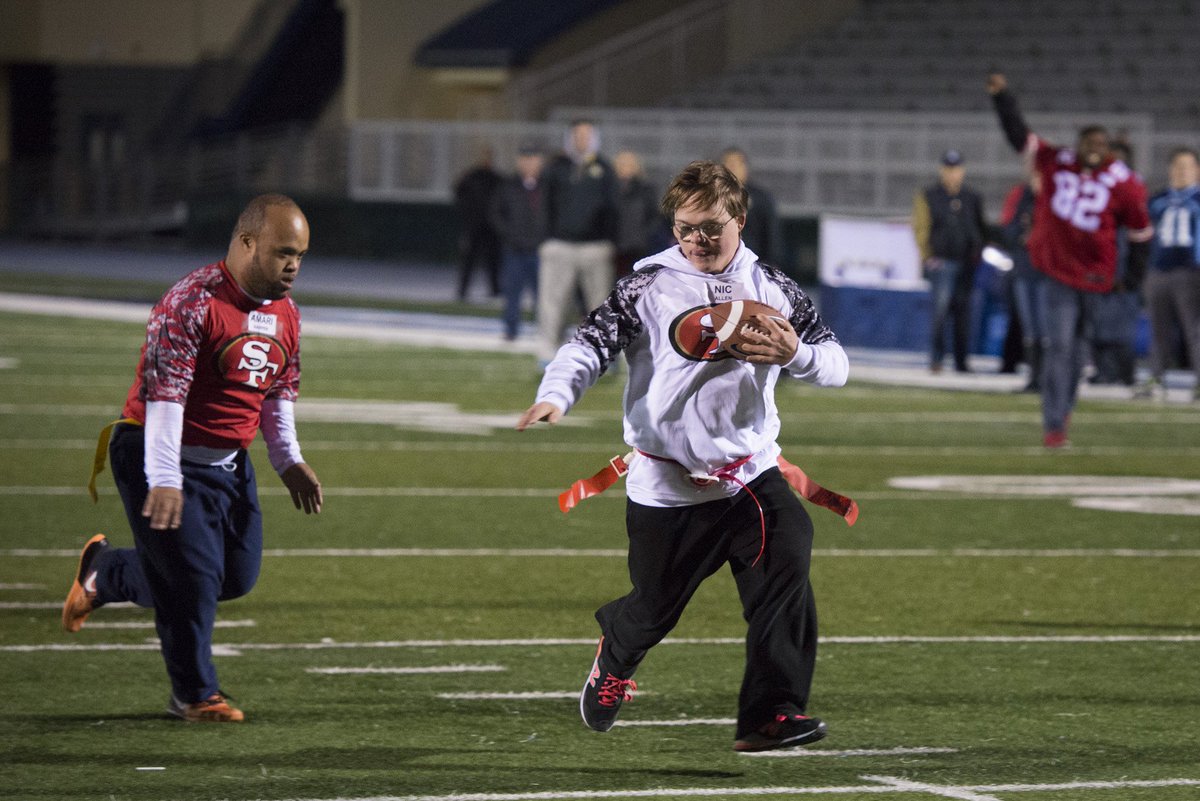 SONorCal's tweet photo. Not sure what's better - the #SpecialOlympics athletes playing or @TorreySmithWR cheering in the background! https://t.co/dpANdkWymj