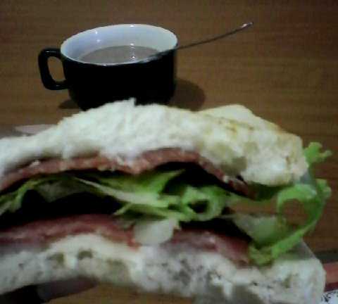 econejosjr's tweet photo. Way bugas? way problema.. #rushtowork #breakfast https://t.co/G5QlRjKLe2