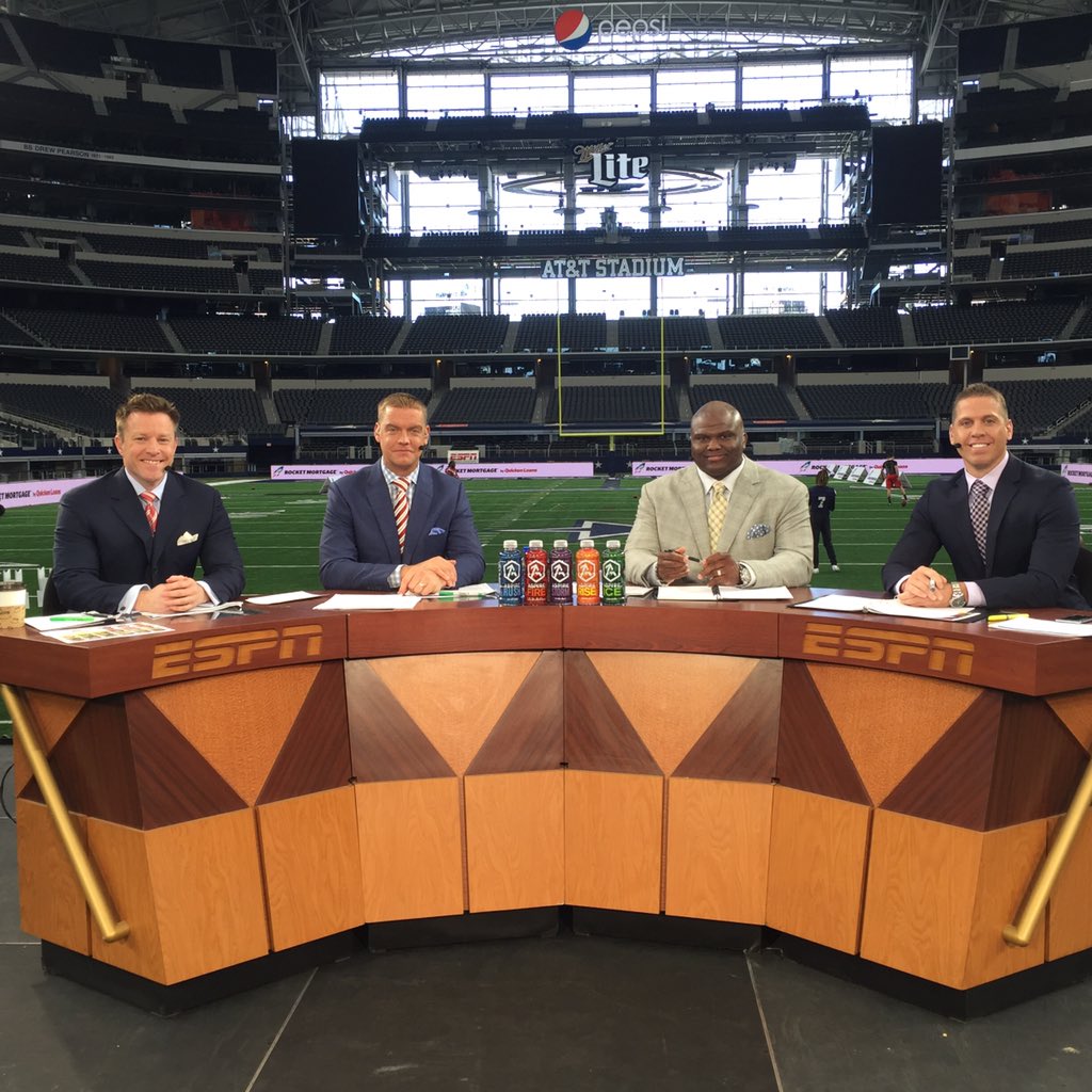 Check out the <a href="/AllStarFBall/">AllStar FB Challenge</a> tonight at 7 ET on <a href="/espn/">ESPN</a> 2. Plenty of big name prospects on display from the 2016 class.