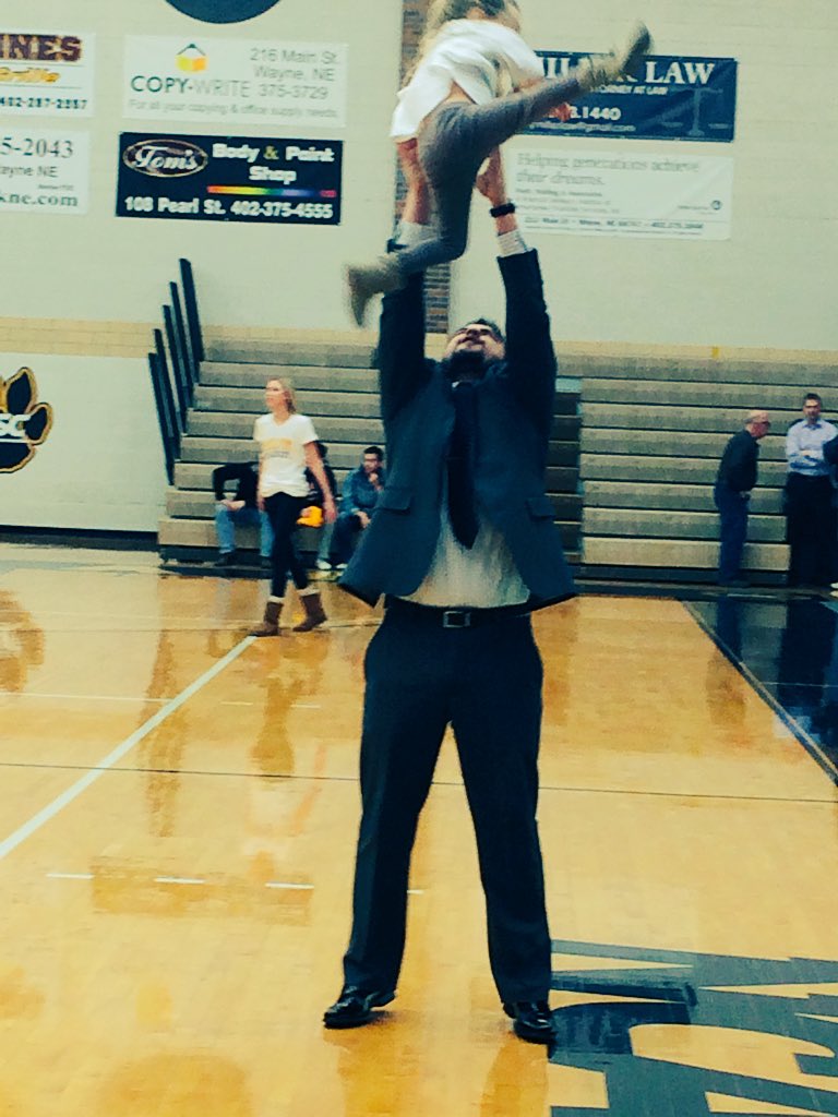CoachWallace30's tweet photo. It's Gameday!!! Hope to get a W tonight! Just need Little Miss Ellie Mae here for some Victory throws! #321Takeoff! https://t.co/Ptnl2hnbtP