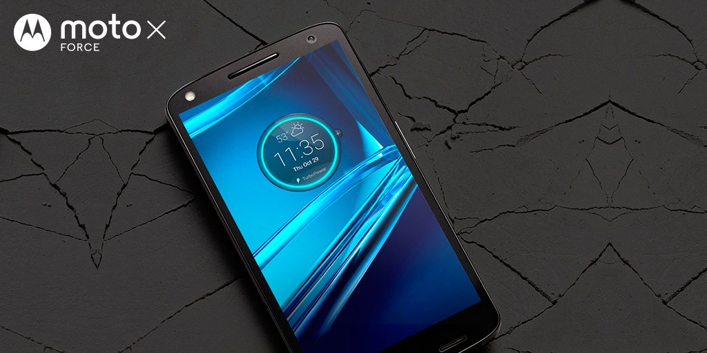 Con su pantalla Shattershield, el #MotoXForce es el celular que nunca te romperá el corazón <3 #PhoneLove