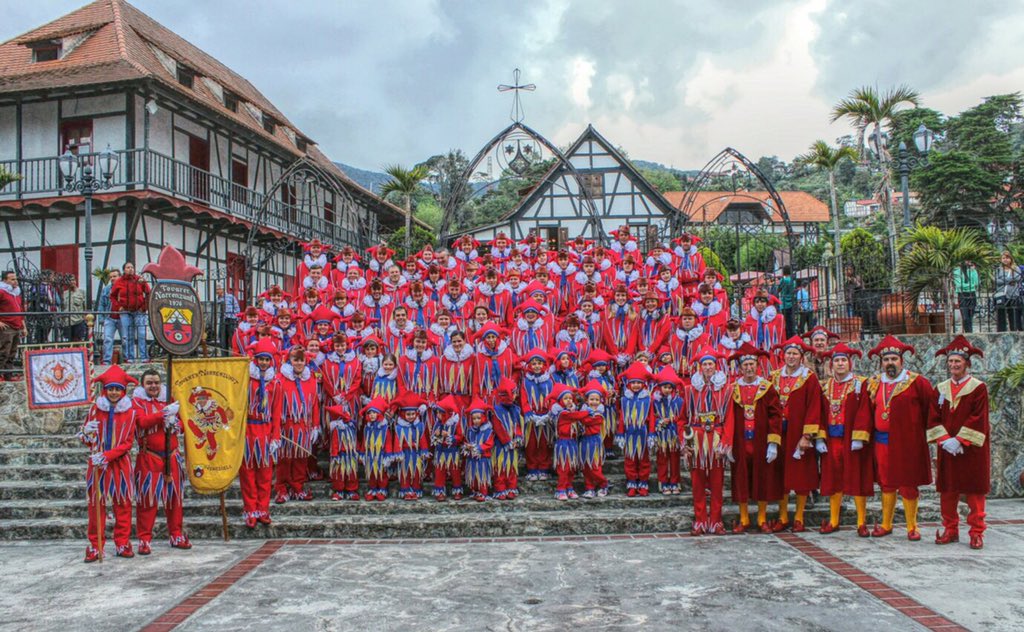tovarerjokili's tweet photo. Foto grupal del #jokili #2016 https://t.co/Hc2VObYGUo