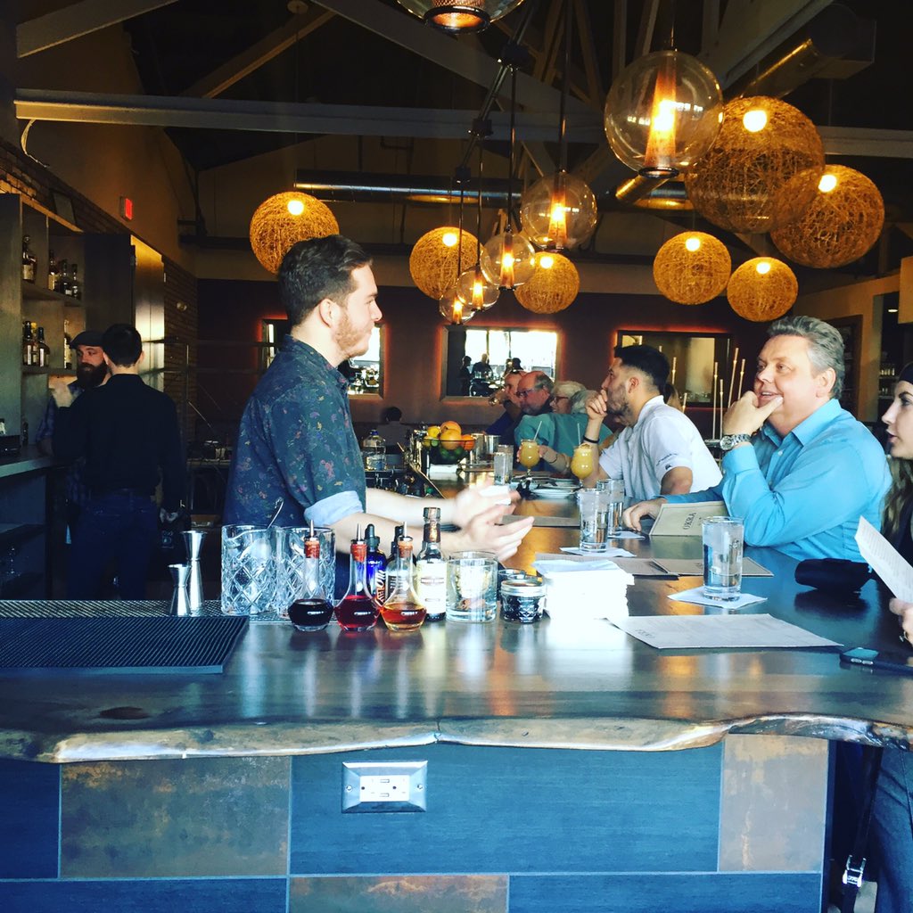 okra_az's tweet photo. Happy hour in full swing #PHX #drinks #deals https://t.co/gTSCSk0qFl