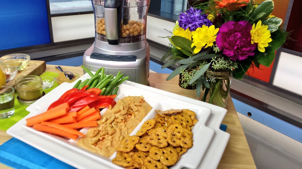 runnercharb's tweet photo. #SB50Eats done healthy (& pretty!): https://t.co/3woInsLc4Y #GameDayGrub #SuperBowl #SB50 @TwitterFood 🏈🏈🏈 https://t.co/dwLqfMBaBO
