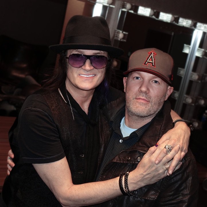 NEWARTHOUSE's tweet photo. #glennhughes #deeppurple backstage moments you never forget https://t.co/2cMMcV0SFe https://t.co/ZaFZia8Utn