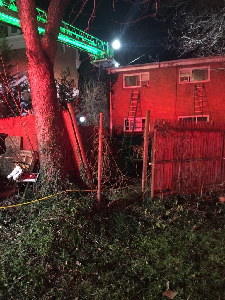 ArlingtonVaFD's tweet image. A few pics from tonight's fire. #Arlington #ACFD