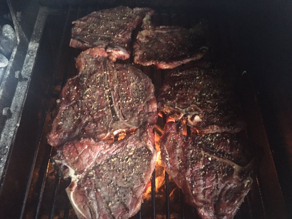 bigchub63's tweet photo. Just don't know whatcha missing....#grillinsteaks https://t.co/5no52qL6wL