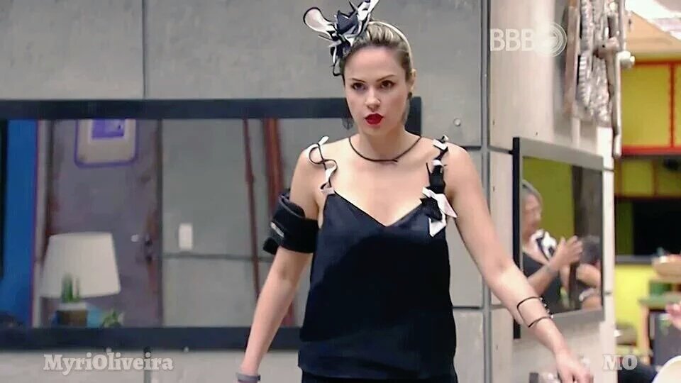 criiscoloorida's tweet photo. É o carnaval ?
Não vai dá miga ,tenho umas coisas aí p fazer .

ANNIK É O PODER

#CarnavalOff #PPVON 
#AnaPaulaLinda https://t.co/NpSaBnm0k2
