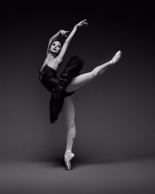 danzaespasion's tweet photo. Ballet,  admira mucho las bailarines se ballet.  Una de las mejores bailarinas Eleonora Cassano junto con Julio Boca https://t.co/ZeJQsQZfXf