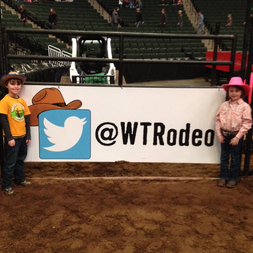 We're ready for the <a href="/WTRodeo/">World'sToughestRodeo</a> !!  #Bulls-n-Broncs #cowboyhats #excelenergycenter #beltbuckles #rodeotime