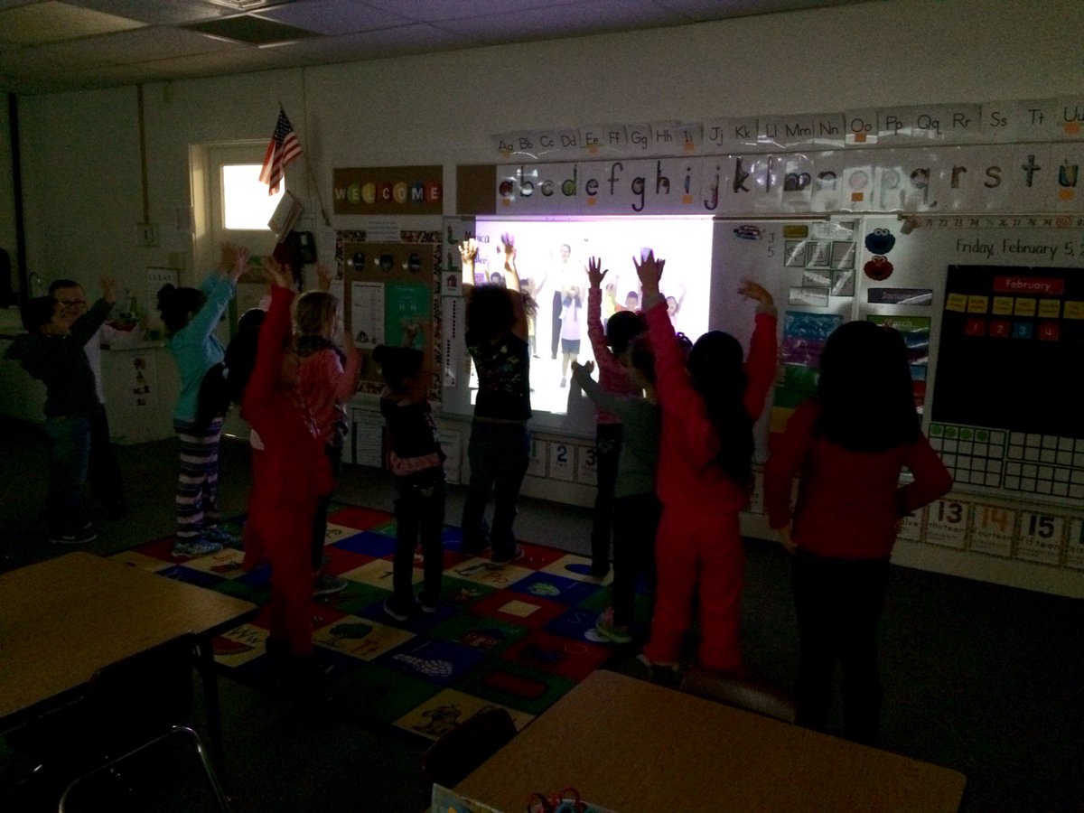 ReadWriteRhyme's tweet photo. Our morning routine includes the Good Morning Song by @Jack_Hartmann. #KidRequest #Kindergarten @McDermottElem https://t.co/sGYkbuDjOV