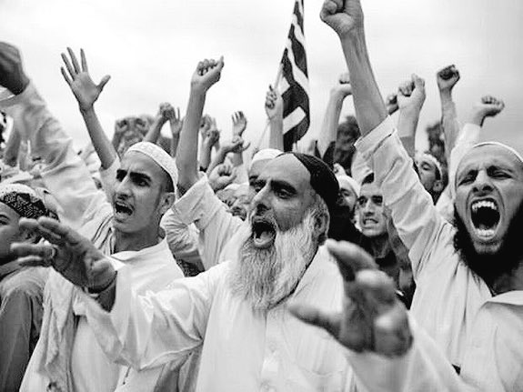 ResistTyranny's tweet photo. The civil war has begun in #Europe. 

https://t.co/Srqs8cjjyz

#islam #muslim #islamIsTheProblem #Banislam https://t.co/sMOjnK5mrT