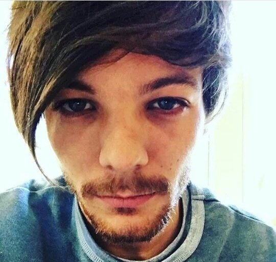ayamlouisx_x's tweet photo. care selfie https://t.co/ClceIkDmPE