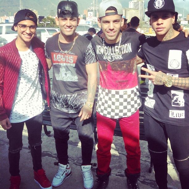FCSectorOne's tweet photo. Nuestro chicos de #SectorOne🎶🎼 #vzla #LaMelodiaPerfet 🎵en caracas 🎤 @GioMelodiaP @GaboMelodiaP @JDAN3A @OrdefreMusic https://t.co/cmxRyqBjaX