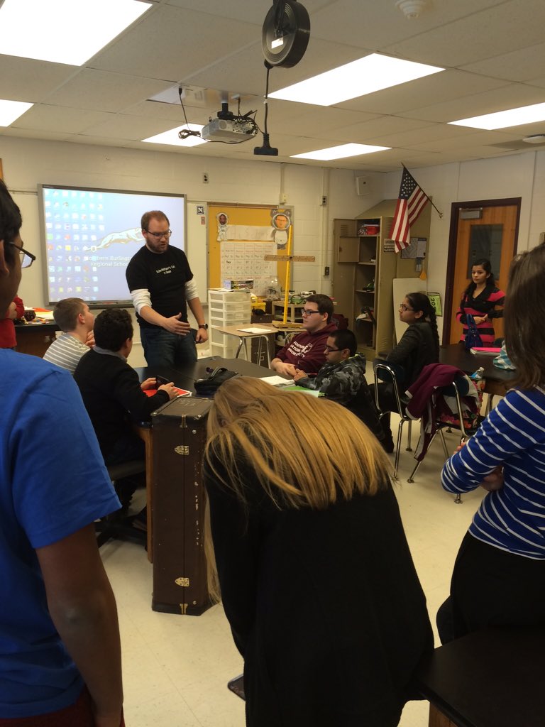 Hischakphysics's tweet photo. #Teach180 #APPhys1 #Day95 Center of mass demo. When will the velocity be translational or rotational....or both? https://t.co/hmBv5R9phP