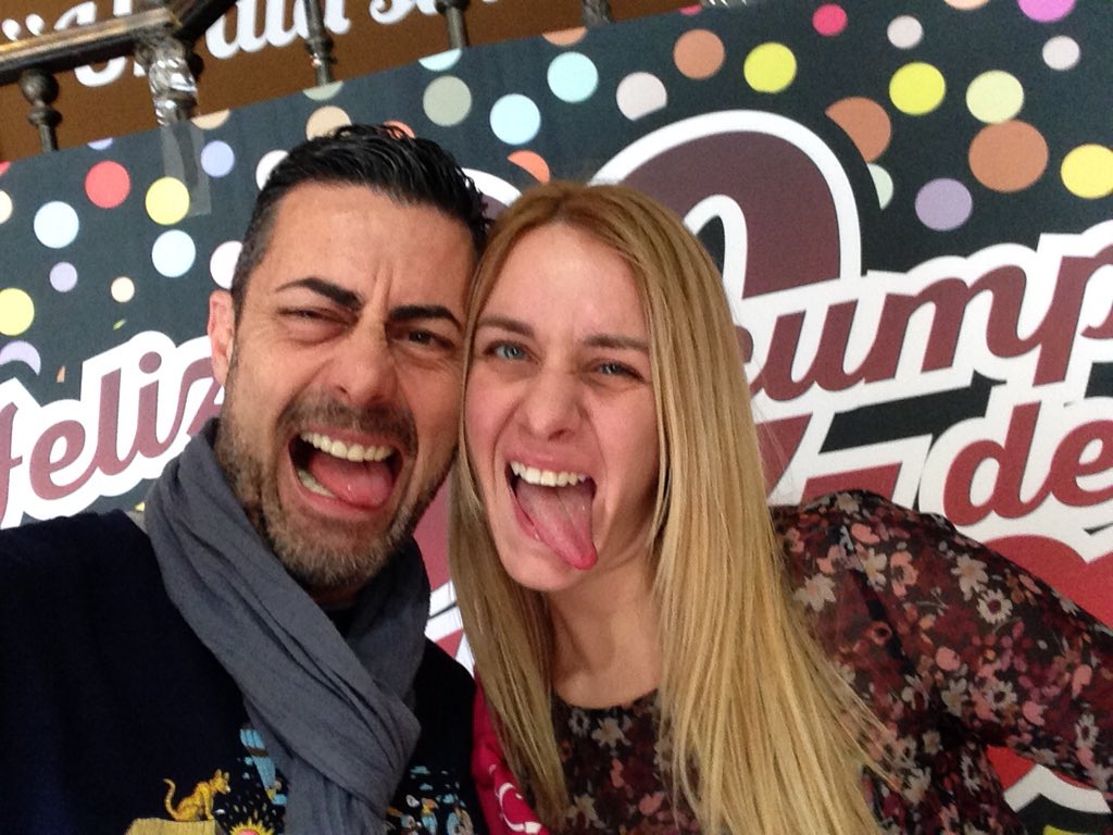 AlexSelfa's tweet photo. Sonríe aunque estés triste, no sabes nunca quién puede enamorarse de tu sonrisas https://t.co/vA2pZF8Bzh