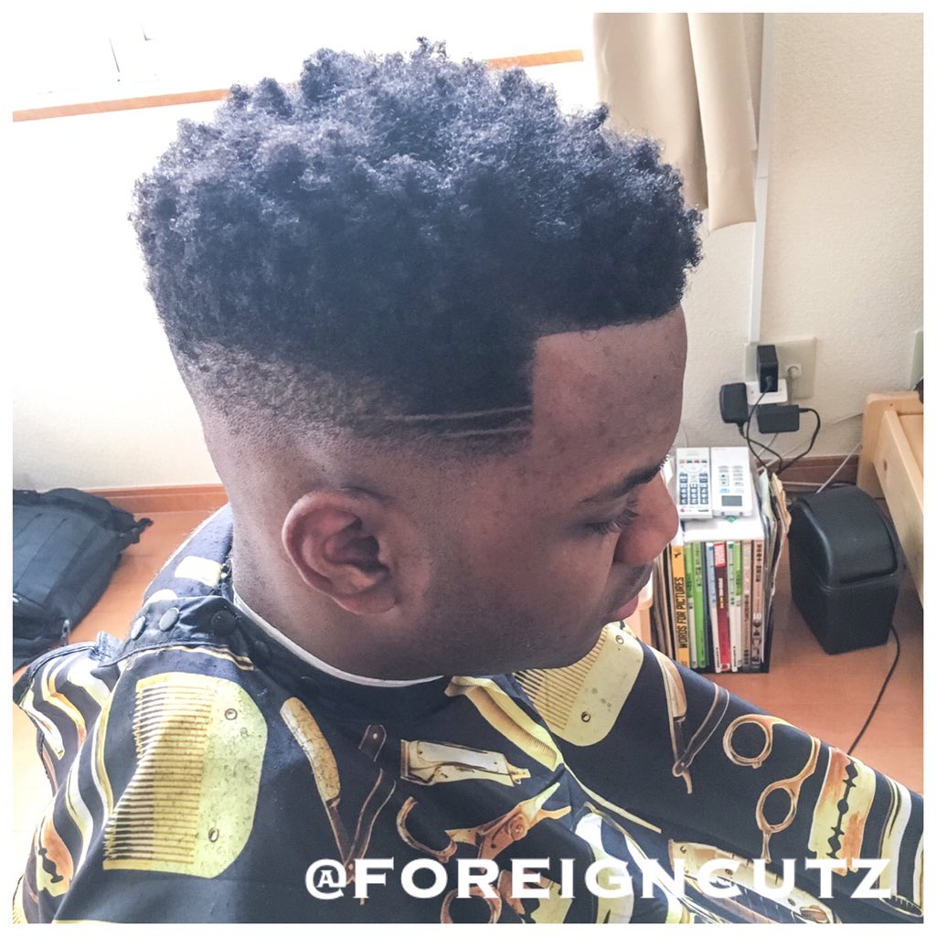 ForeignCutz's tweet photo. Blended...#foreigncutz #mtfuji #blackbarberinjapan #kingmidas #oster #work #wahl https://t.co/JPVVEEUlFs