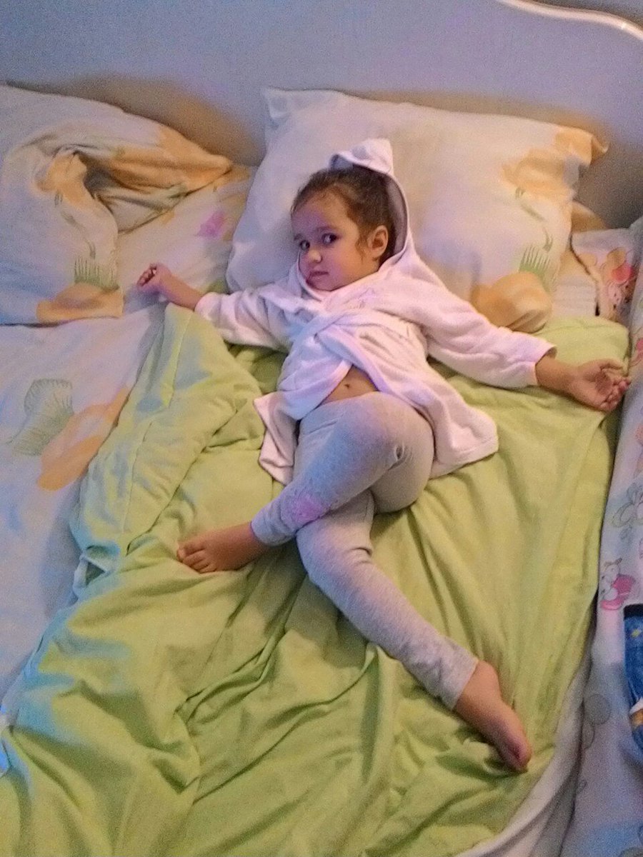 Это мой маленький 👼 
Грит "йогой занимаюсь"😁