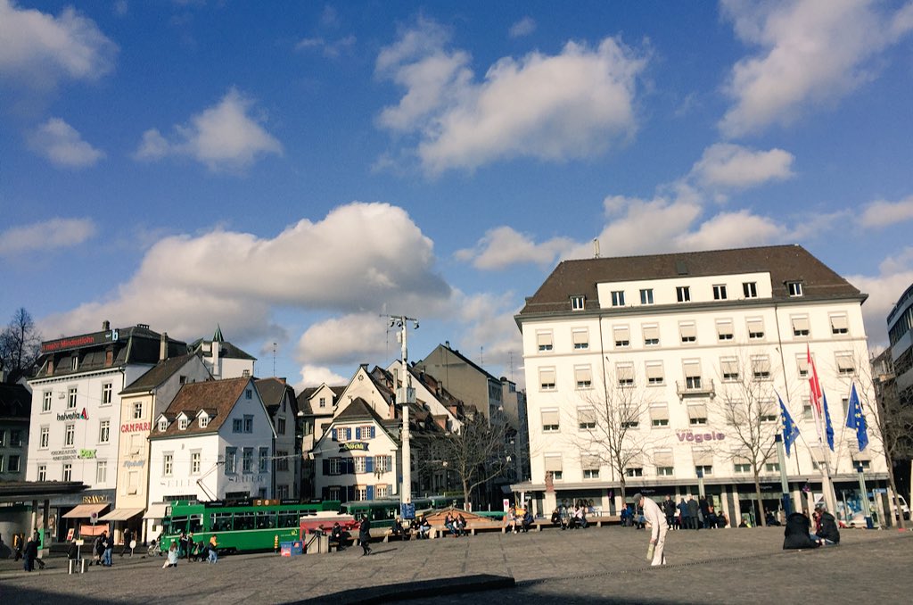 StadtKonzeptBS's tweet photo. #HappyShoppingDay - Entdeckt die neue Frühjahrsmode in der #BaslerCity oder sichert Euch die letzten Schnäppchen https://t.co/cc0fAlY027