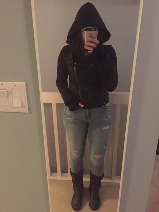 Gee, I sure do wonder what Tif has up her sleeve for Heros vs Villains Saturday night at @DarkOdyssey<a href="/tag/trainselfie"class="tags"><span>#trainselfie</span></a>