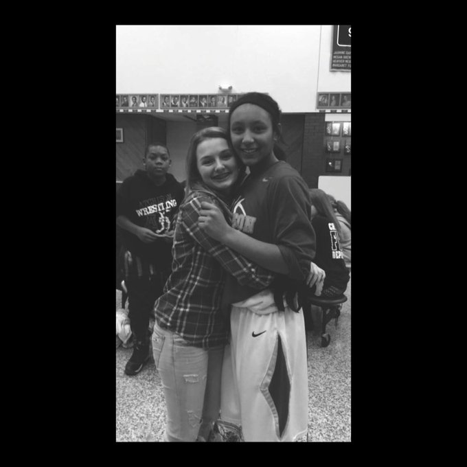 good game tonight ladies🏀❤️ nice W 😌 https://t.co/aEbDHUD8vh