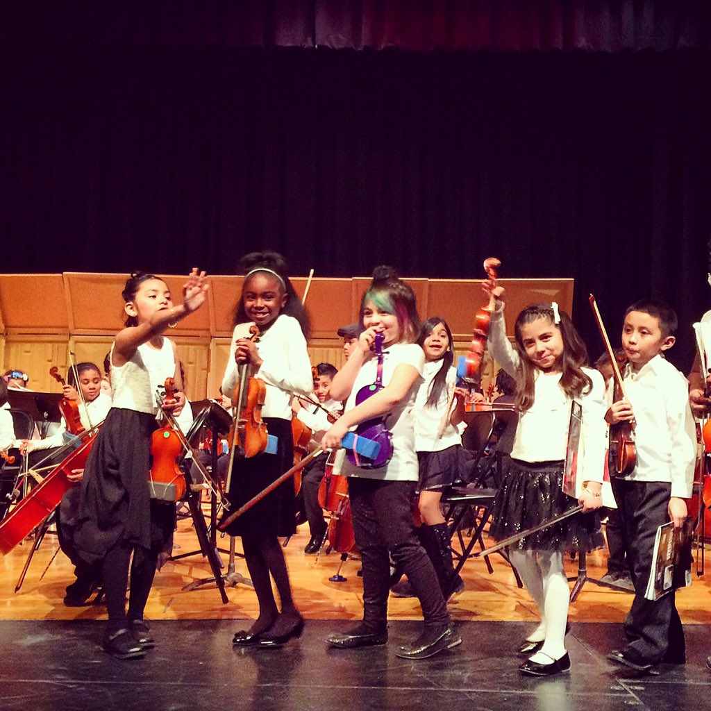bravo_waukegan's tweet photo. What a wonderful show! Congrats to all the students who performed tonight--you were amazing! #Bravo #Waukegan https://t.co/QXNhGgL3ND