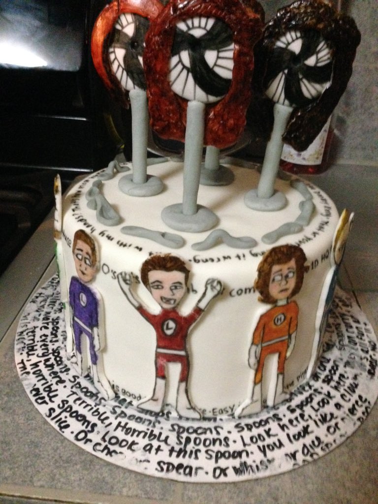 JTRAOC_SAM's tweet photo. "I'm on it like Donkey Kongit" lol @Real_Liam_Payne 
@markalanparsons this cake @ChelleFlore made #isthebombdotcom https://t.co/oWpM3wpgii