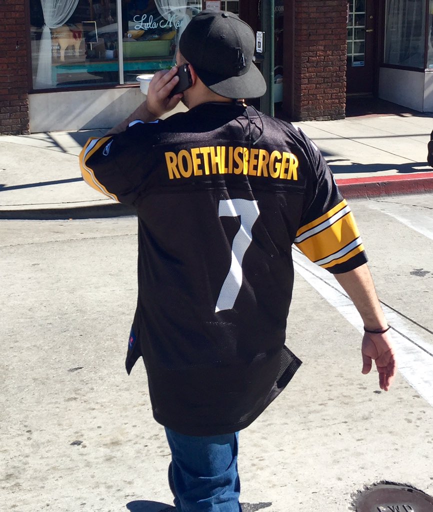 patsayshi's tweet photo. Awesome seeing Big Ben today in Pasadena. I'm sorry I didn't get the chance to talk to him - he was on the phone. https://t.co/nFlw4qIvkB