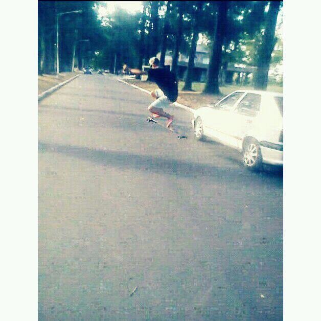 Chiniito_10's tweet photo. Viste Cuando sos re pésimos como ivan En el skate 😐 https://t.co/3ioJnHBsYn