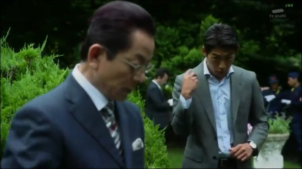 Akane Sur Twitter aibo14 冠城先輩 これ見て学んだのかな 笑 ダブルスコア 反町隆史 押尾学 相棒 T Co Qazi7suzye