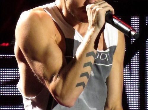 xtayIors's tweet photo. can liam hold me with his arms and never let me go #Vote1DirectionUK #KCA https://t.co/Livfd2Mxhy