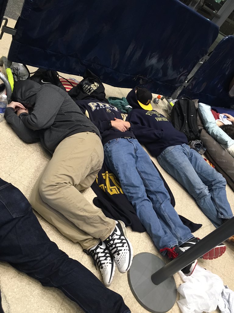 Zoo Slumber Party tweet media