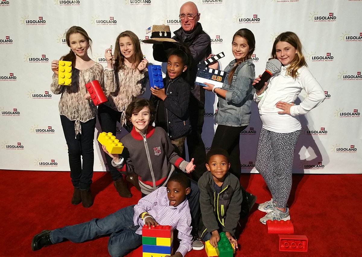 TheHunterPayton's tweet photo. Thank you @LEGOLAND_CA 4 inviting us awesome premiere #TheLEGOMovie4D #LegolandCA #younghollywood #redcarpet #actors https://t.co/QNgthsO862