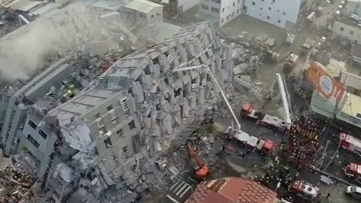 itvnews's tweet photo. Drone footage shows damage caused to a collapsed 17-storey building after Taiwan earthquake https://t.co/0t56k9gPqn https://t.co/hEf3a88sNX